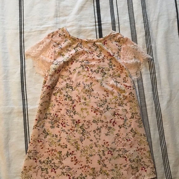 floral Pink Lace Cap Sleeve Top | XS - Picture 2 of 5